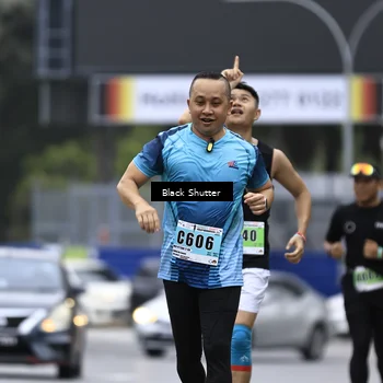 Runner Photo 8874537