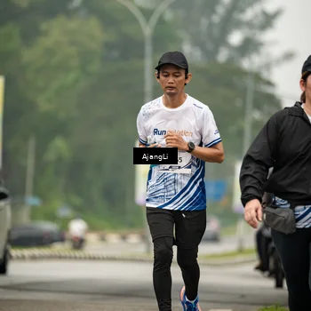 Runner Photo 8874727
