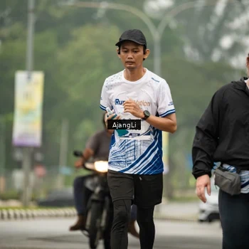 Runner Photo 8874781