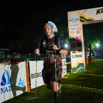 Runner Photo 8882074