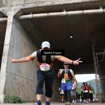 Runner Photo 8885287