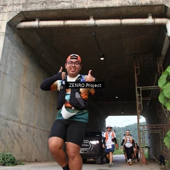 Runner Photo 8885493