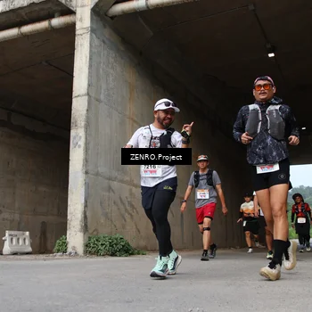Runner Photo 8885654