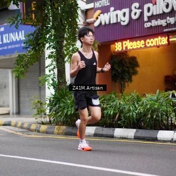 Runner Photo 8886313