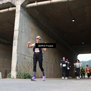 Runner Photo 8886716