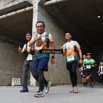 Runner Photo 8887059
