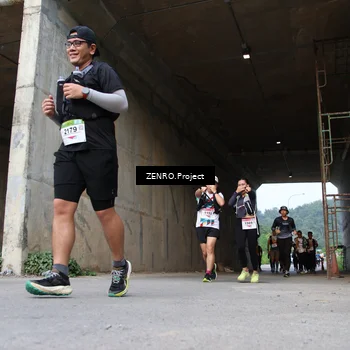 Runner Photo 8888709