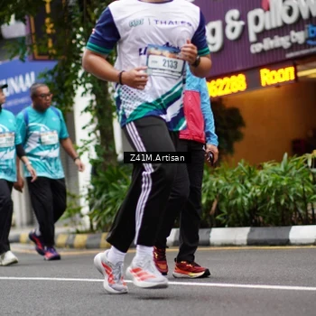 Runner Photo 8888876