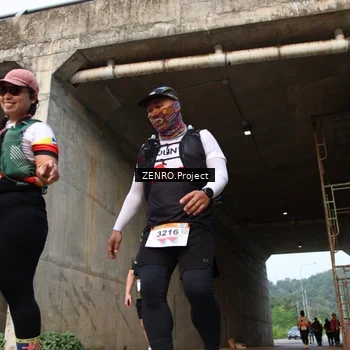 Runner Photo 8888946