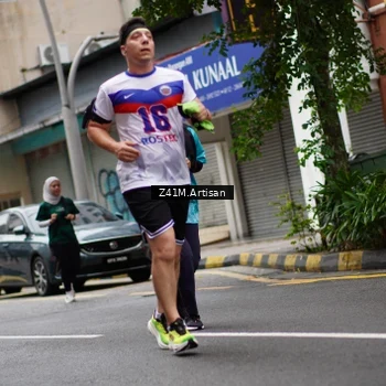 Runner Photo 8889421