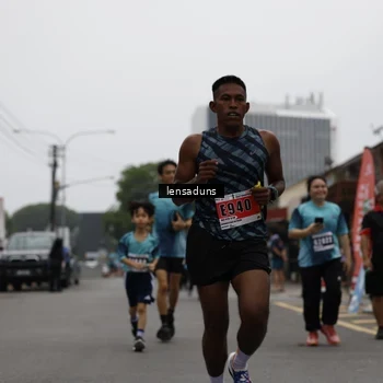 Runner Photo 8889503