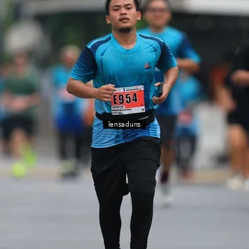Runner Photo 8889535