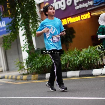 Runner Photo 8889574
