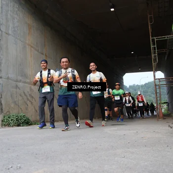 Runner Photo 8891071