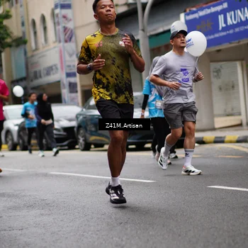 Runner Photo 8892943