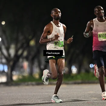Runner Photo 8893061