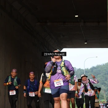 Runner Photo 8893624