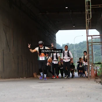 Runner Photo 8893773