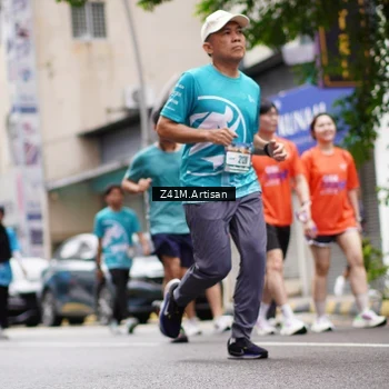 Runner Photo 8895712