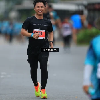 Runner Photo 8897123