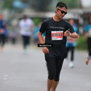 Runner Photo 8897254
