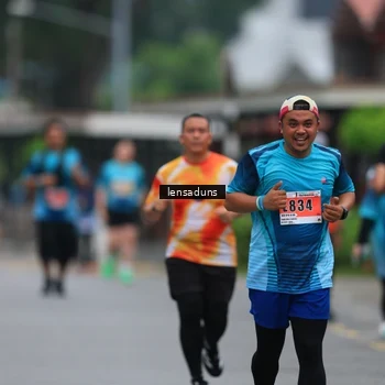 Runner Photo 8898157