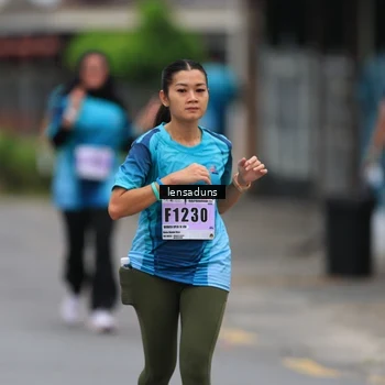 Runner Photo 8899039