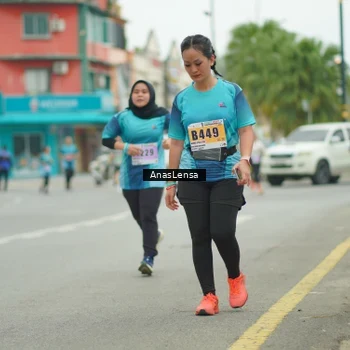 Runner Photo 8899069