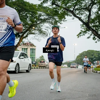 Runner Photo 8900068