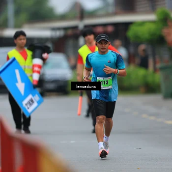 Runner Photo 8900123