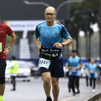 Runner Photo 8900196