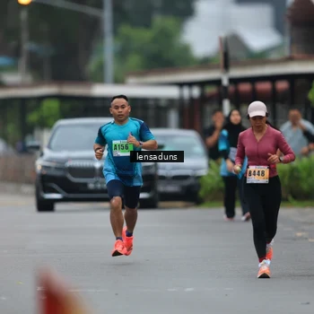Runner Photo 8900204