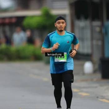 Runner Photo 8900230