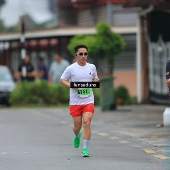 Runner Photo 8900243