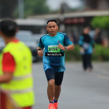 Runner Photo 8900254