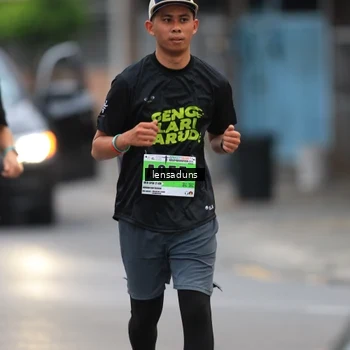 Runner Photo 8900309