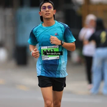 Runner Photo 8900328