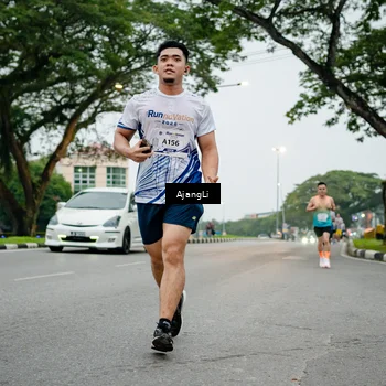 Runner Photo 8900415
