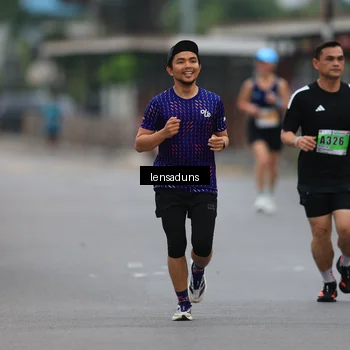 Runner Photo 8900475