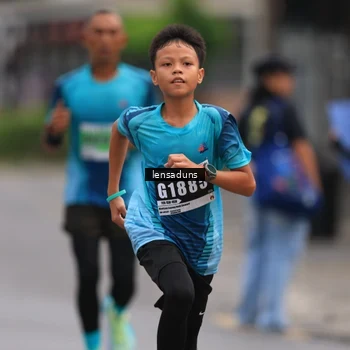 Runner Photo 8900702