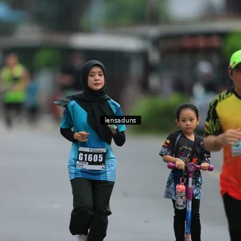 Runner Photo 8900723