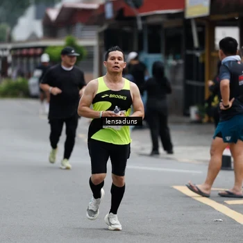 Runner Photo 8900816