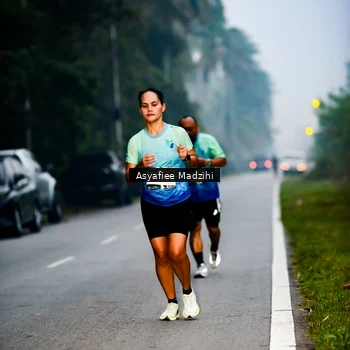 Runner Photo 8901015
