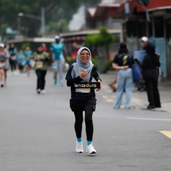 Runner Photo 8901058
