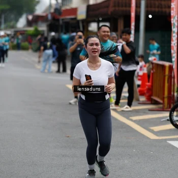 Runner Photo 8901092
