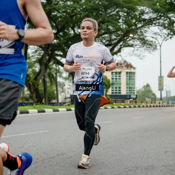 Runner Photo 8901253