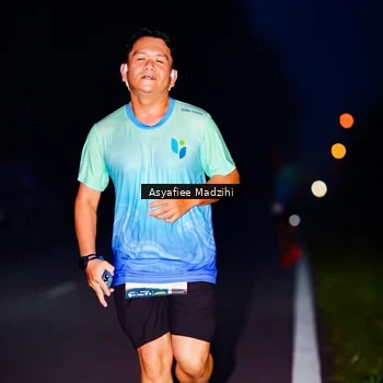 Runner Photo 8901272