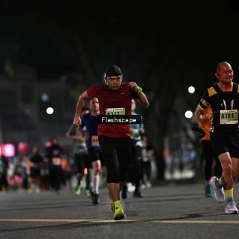 Runner Photo 8901345