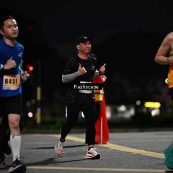 Runner Photo 8901421