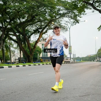 Runner Photo 8901477